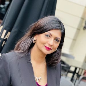 Meet your Posher, Samina